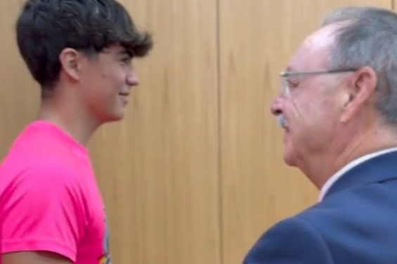 Presidente Vivas recibe a karatecas de Ceuta destacados