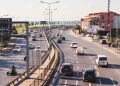 Nuevas normas de la DGT desde el 1 de octubre: así cambian adelantamientos, cinturón, patinetes y circulación con nieve