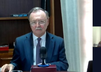 Juan Vivas recoge la Medalla de Honor para Ceuta en València