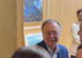 Juan Vivas recibe a ceutíes preocupados por la situación actual