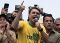 Flávio Bolsonaro se impone a Lula en la primera vuelta y acaricia el regreso de la ultraderecha al poder en Brasil