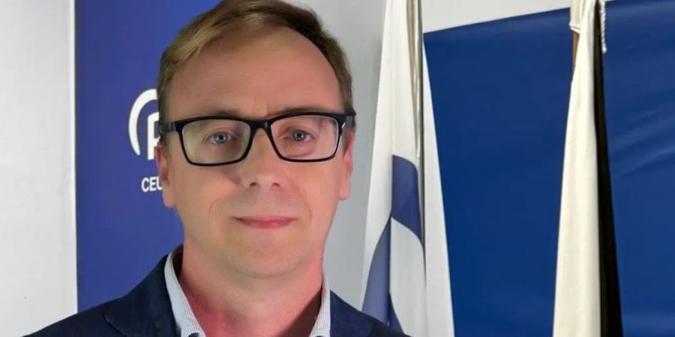 Guillermo Martínez afea a Sánchez el «olvido» de Ceuta en su discurso de adelanto electoral