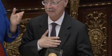 Juan Vivas recibe Medalla de Honor de València en Ceuta