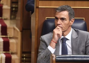 Sánchez arranca la precampaña con la maniobra de recuperar en la Diputación Permanente los decretos tumbados por el Congreso