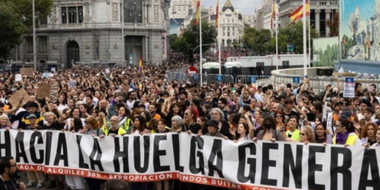 UGT y CCOO se suman a la presión social y convocan una huelga general por la vivienda previa a las elecciones