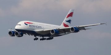 Un avión de British Airways cae más de 8.500 metros y aterriza de emergencia en Londres