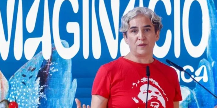 Ada Colau se abre a liderar la candidatura de Frente Amplio si logra integrar a Podemos