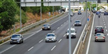 Jueces anulan multas de la DGT por líneas continuas sin pruebas