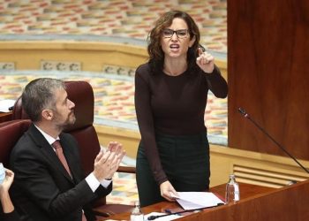 Ayuso frena la ofensiva de la izquierda por el «caso Maricarmen» y avisa ante el 29-N: «Llaman a quemar las calles»