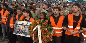 El Sindicato de Inquilinas moviliza a 20.000 personas en Madrid por la muerte de Maricarmen mientras la izquierda acelera sus listas para el 29-N  