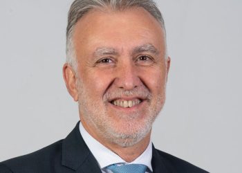 Ángel Víctor Torres no irá en las listas del PSOE el 29-N