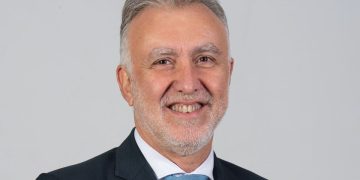 Ángel Víctor Torres no irá en las listas del PSOE el 29-N