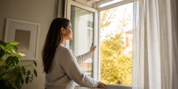 Cómo mejorar el aire interior en otoño en Ceuta: ventilación, humedad y consejos prácticos