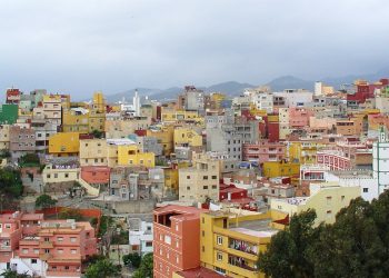 La barriada ‘Príncipe Felipe’ vive con emoción y esperanza la llegada de Felipe VI a Ceuta