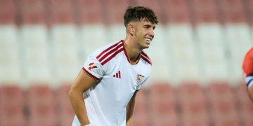 Saltan las alarmas en el Sevilla FC: Miguel Sierra se retira entre lágrimas por una lesión en el hombro ante el Levante