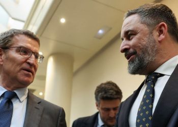 Feijóo afirma que Vox no es el «adversario» del PP y defiende una relación sin «cordón sanitario ni cordón umbilical»