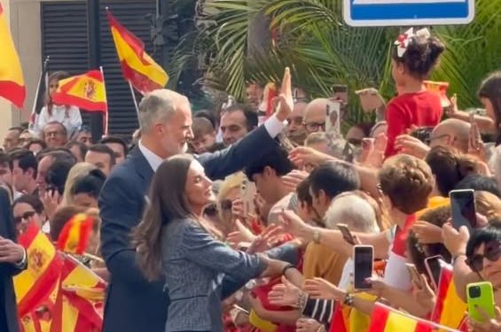 Los Reyes de España visitan Ceuta y son recibidos con entusiasmo