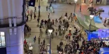 Policía nacional agredido durante acampada en la Puerta del Sol