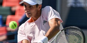Rafa Jódar, sancionado en Shanghái por encararse con un recogepelotas: «¡Dame la puta toalla!»