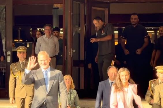 Juan Vivas despide a los Reyes de España en Ceuta