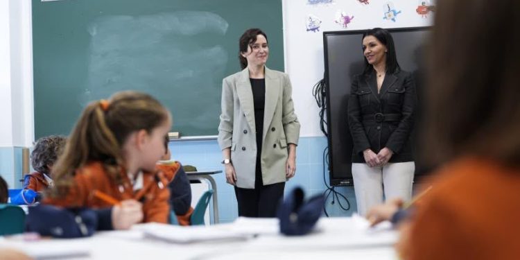 Ayuso critica la huelga educativa en Madrid como una «huelga política»