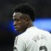 Un toque de atención en el Olímpico: Vinícius se encara con el cambio de Mourinho antes de encarar su sanción liguera