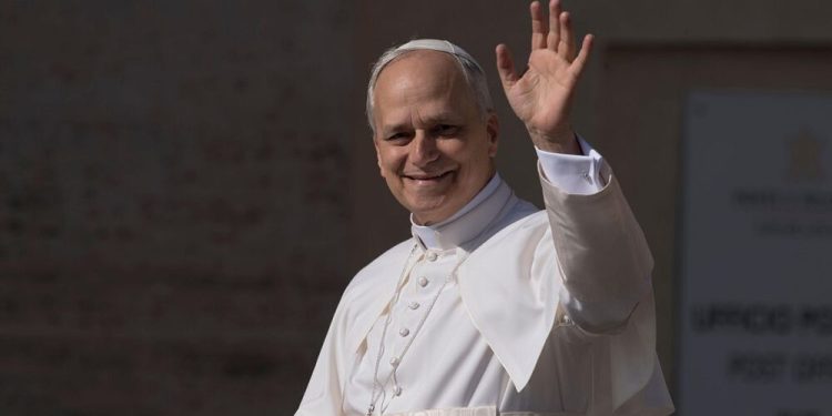 Incertidumbre en el Vaticano tras la repentina fragilidad de León XIV: «Cambia todo en la Curia»