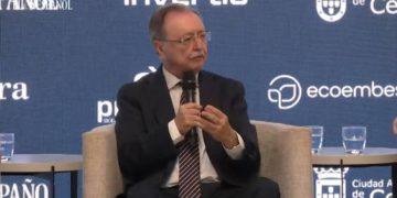 Juan Vivas aborda la situación económica de Ceuta en Foro