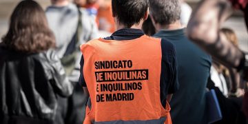 El Sindicato de Inquilinas entrega un informe para paralizar un desahucio