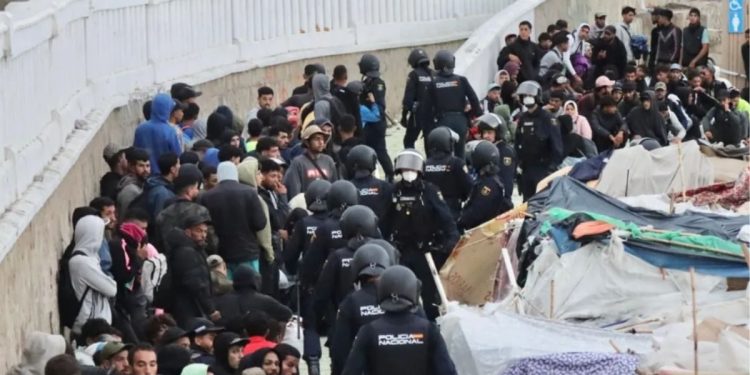 Avisos a la Delegación del Gobierno y a Rabat: el CNI demuestra que advirtió de la grave crisis en Ceuta