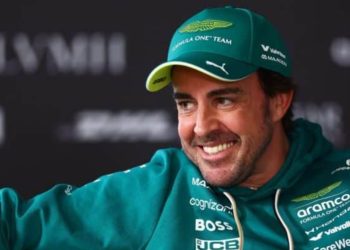 Fernando Alonso arremete contra las grandes escuderías de la F1 por bloquear cambios: «Quieren que todo sea aburrido»