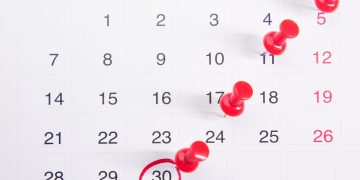 El festivo de Todos los Santos cae en domingo y solo nueve comunidades autónomas tendrán puente de tres días