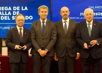 El senador Hakim denuncia la falta de respuestas del Gobierno