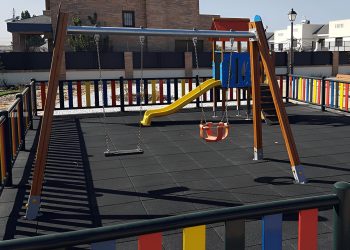 Ecologistas en Acción pide retirar suelos de caucho tóxico de parques infantiles