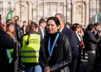 Retuvieron a Isabel Díaz Ayuso durante 40 minutos en el Palacio de Santoña tras una protesta de la Marea Verde