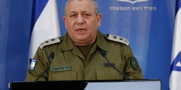 Gadi Eisenkot, el exgeneral sin carisma que amenaza con desbancar a Netanyahu en las urnas