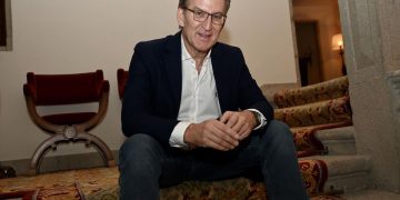 Feijóo promete rebajas fiscales a jóvenes para la compra de vivienda y construir un millón de inmuebles si llega a La Moncloa