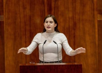Una diputada de Más Madrid apela a «la vía francesa» y plantea «prender fuego» a la sede del Gobierno de Ayuso en la Puerta del Sol
