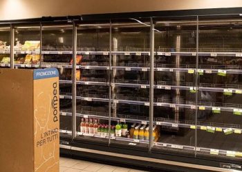La huelga de transportistas por el precio del combustible vacía los supermercados del sur de Italia