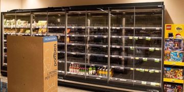 La huelga de transportistas por el precio del combustible vacía los supermercados del sur de Italia