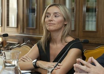 Sofía Puente modificó los formularios consulares para facilitar la nacionalización de descendientes sin relación con el exilio