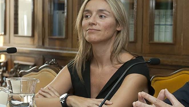 Sofía Puente modificó los formularios consulares para facilitar la nacionalización de descendientes sin relación con el exilio