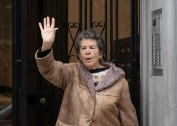 La ‘vecina de Sánchez’ no era solo secretaria: Maricarmen tenía voz, voto y plenos poderes en una inmobiliaria millonaria