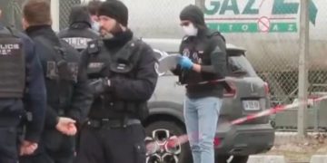 Un tiroteo múltiple en la periferia de París deja un muerto y cuatro heridos: la Fiscalía Antiterrorista investiga el ataque